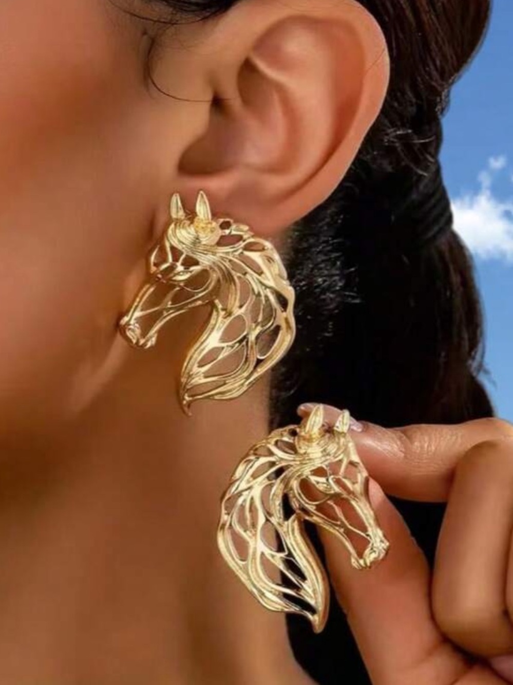 Vintage style Hollow Metal Horse Head Stud‎ Earrings
